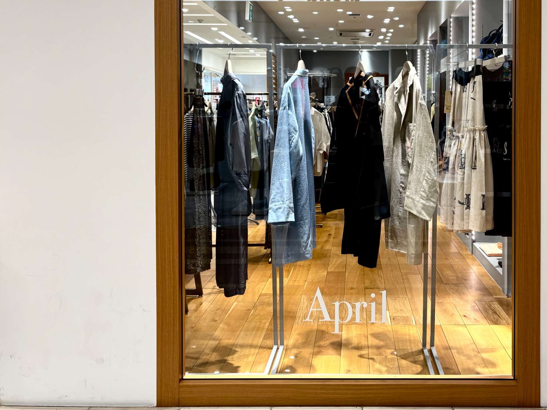 エイプリル（ VIORO ）