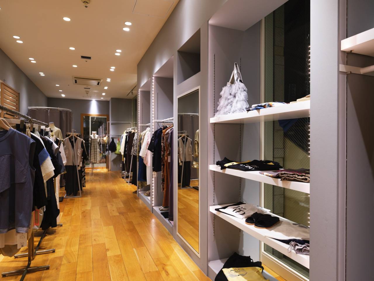 株式会社カラーフィールド